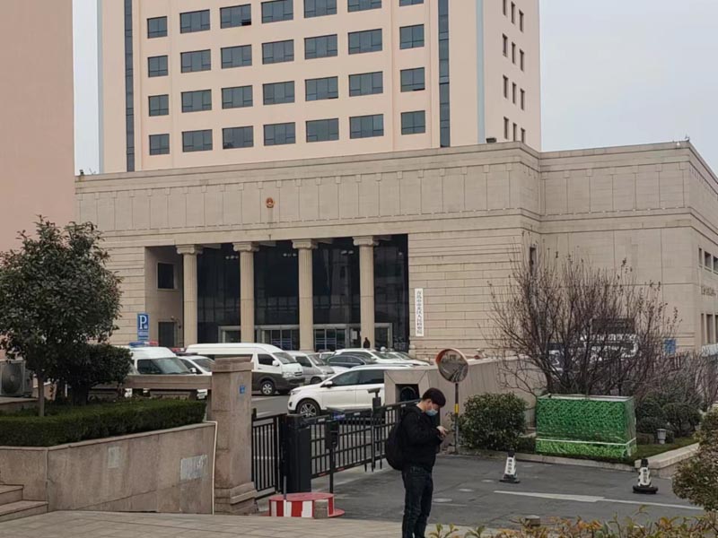 貪污罪與職務(wù)侵占罪在實(shí)踐中的區(qū)別都有哪些？上海專(zhuān)辦刑事案件律師來(lái)回答