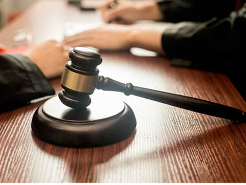 執行判決、裁定濫用職權罪